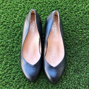 Vionic with Orthaheel Technology Wedges